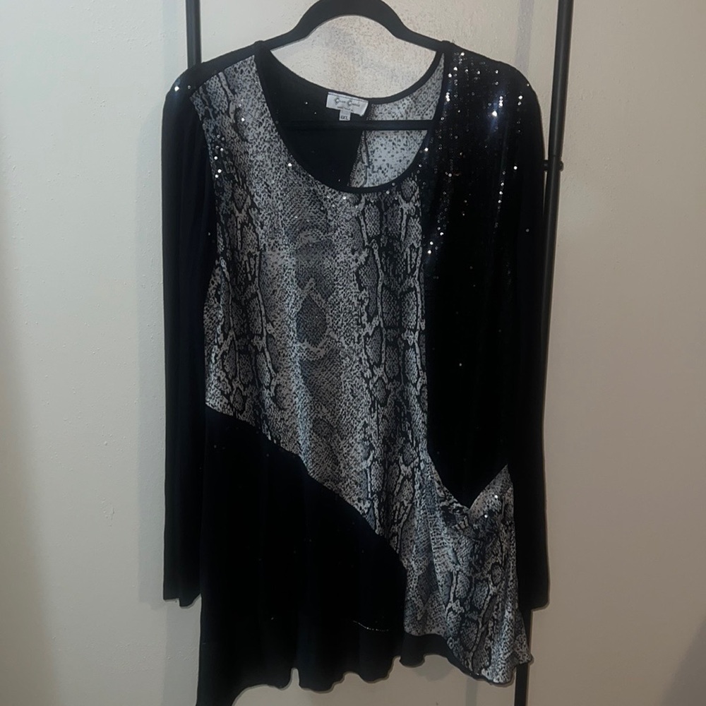 Snakeskin print and Sequin Tunic Top
